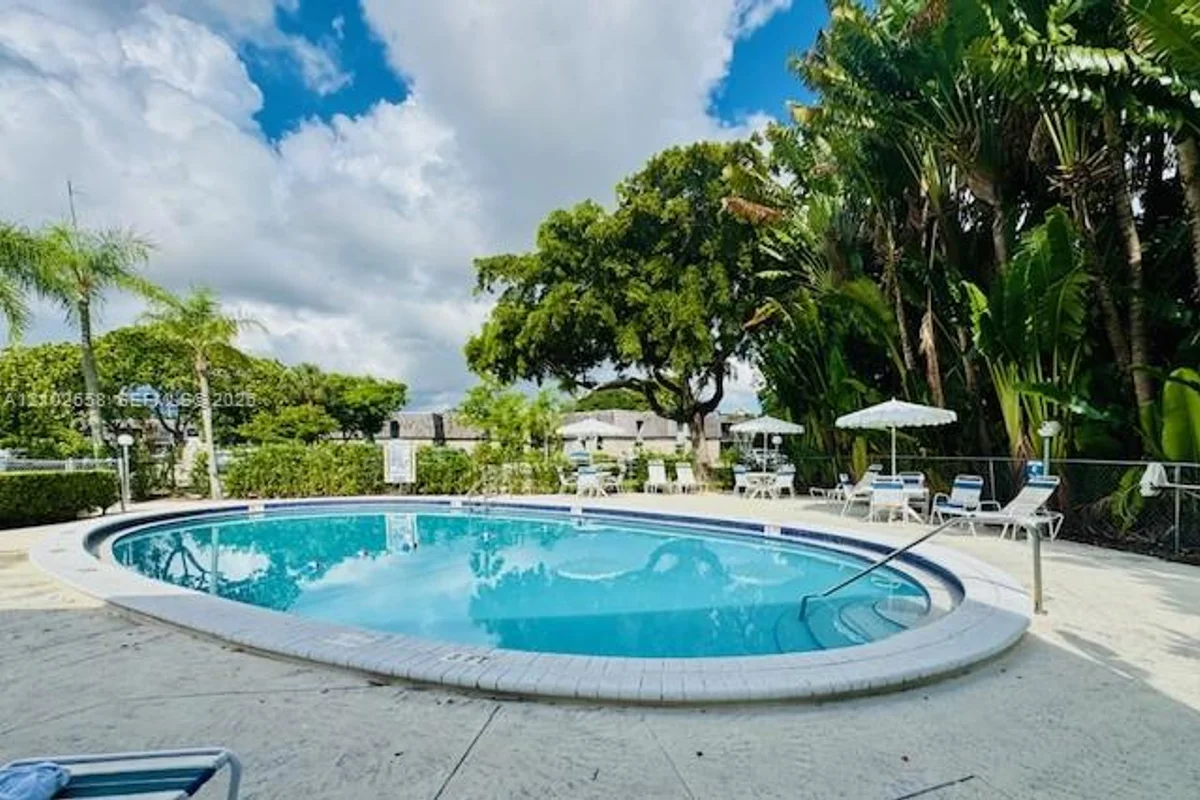 3123 Oakland Shores Dr #D202, Oakland Park: photo 1 of 24