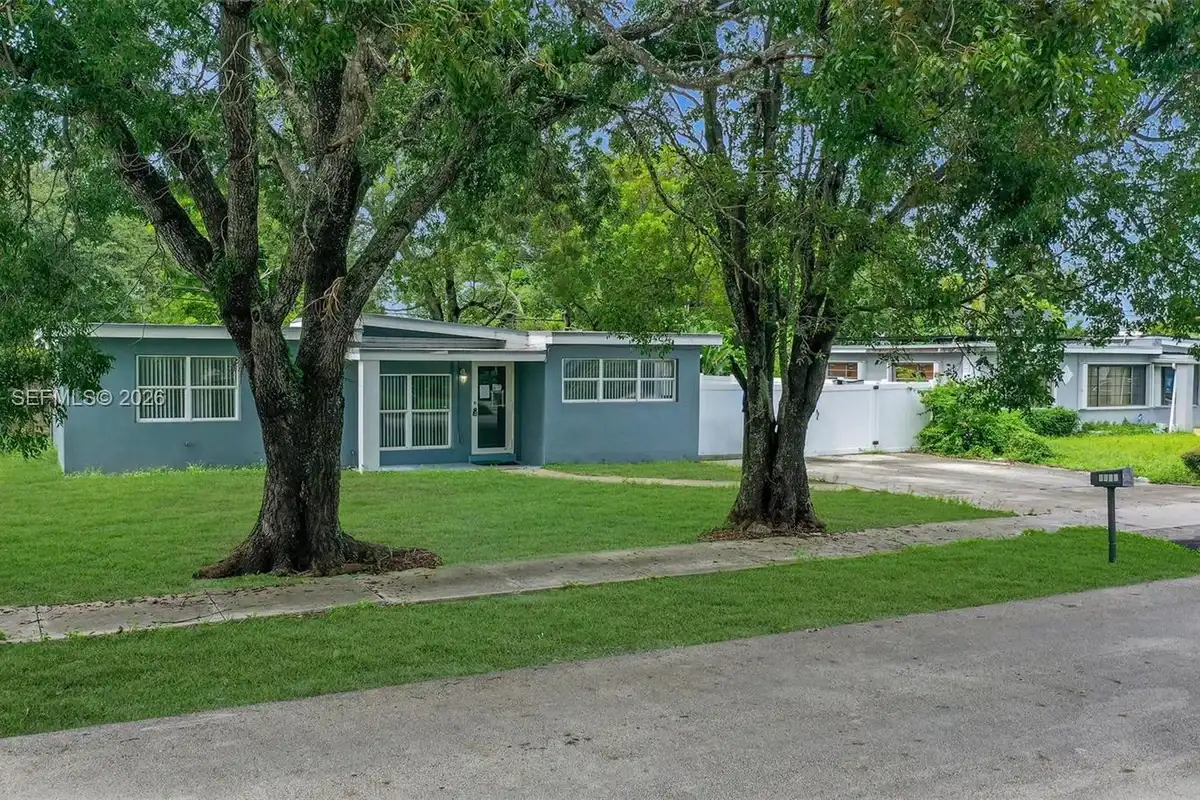 3330 SW, West Park: photo 1 of 26