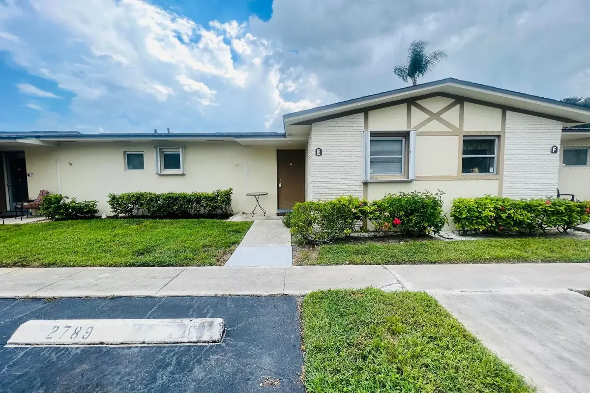 2789 Ashley Dr W #E, West Palm Beach: photo 1 of 8
