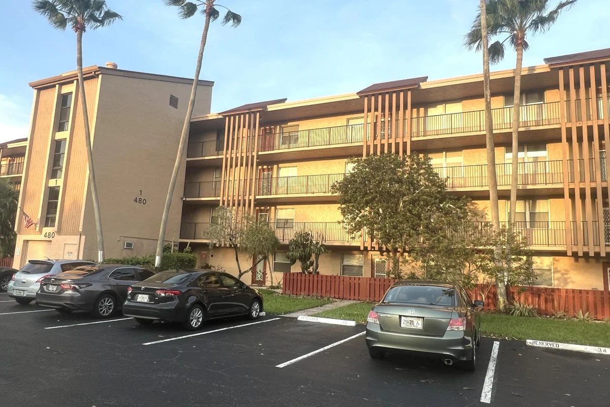 480 NW 76th Ave #307, Margate: photo 1 of 15
