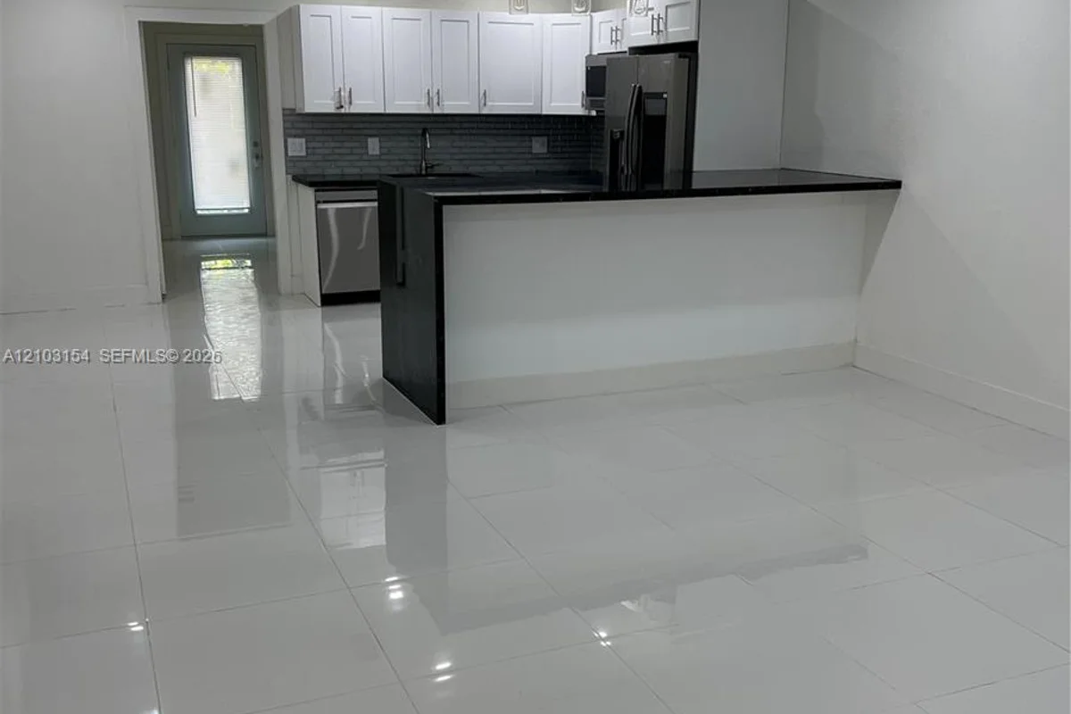 2014 NW 60th Ave, Lauderhill: photo 1 of 13