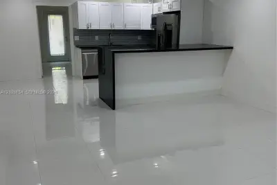2014 NW 60th Ave, Lauderhill: photo 1 of 13