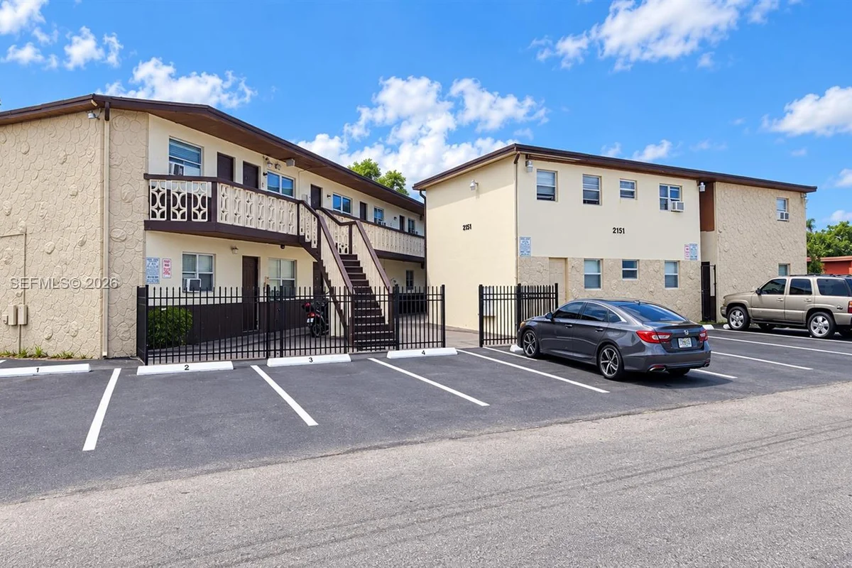 2151 NW 7th St #11, Fort Lauderdale: photo 1 of 1