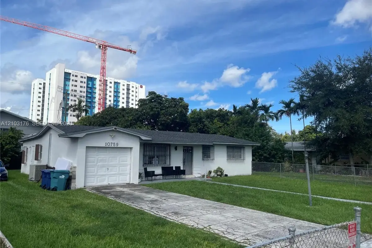 10759 SW 7th St, Sweetwater: photo 1 of 7