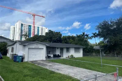 10759 SW 7th St, Sweetwater: photo 1 of 7