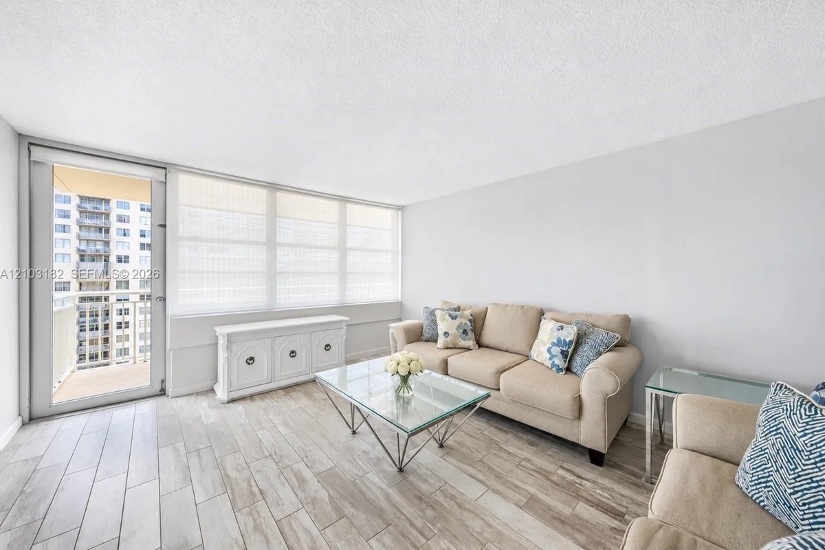 251 174th St #1607, Sunny Isles Beach: photo 1 of 26