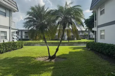 305 Saxony G, Delray Beach: photo 1 of 33