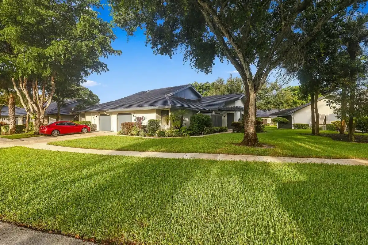 5086 Pine Dr, Boynton Beach: photo 1 of 71