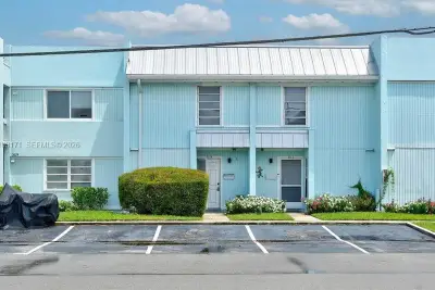 3614 NE 21st Ave, Lighthouse Point: photo 1 of 18