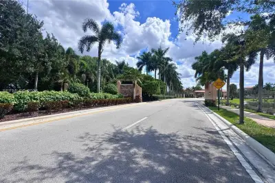 919 SW 147th Ave #2005, Pembroke Pines: photo 1 of 26