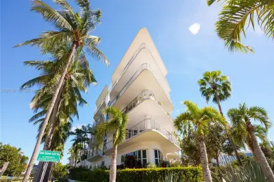 2001 Meridian Ave #516, Miami Beach: photo 1 of 33