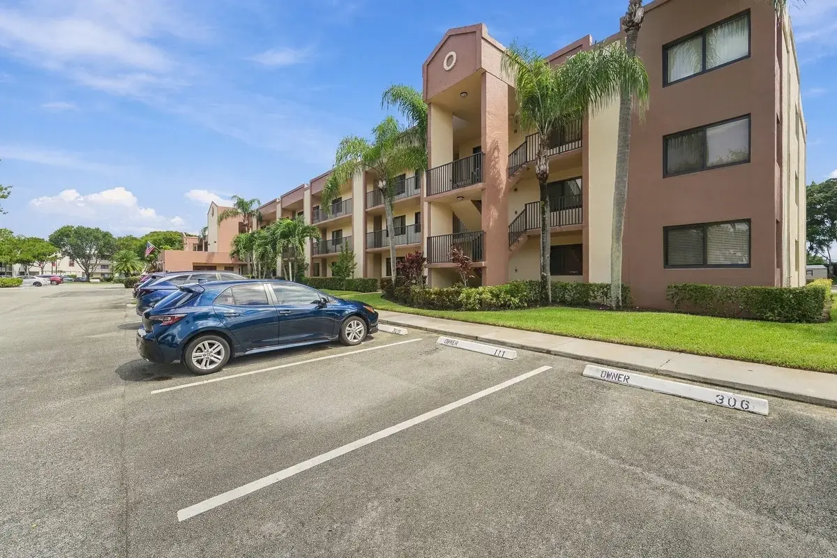10607 W Clairmont Cir #109, Tamarac: photo 1 of 28