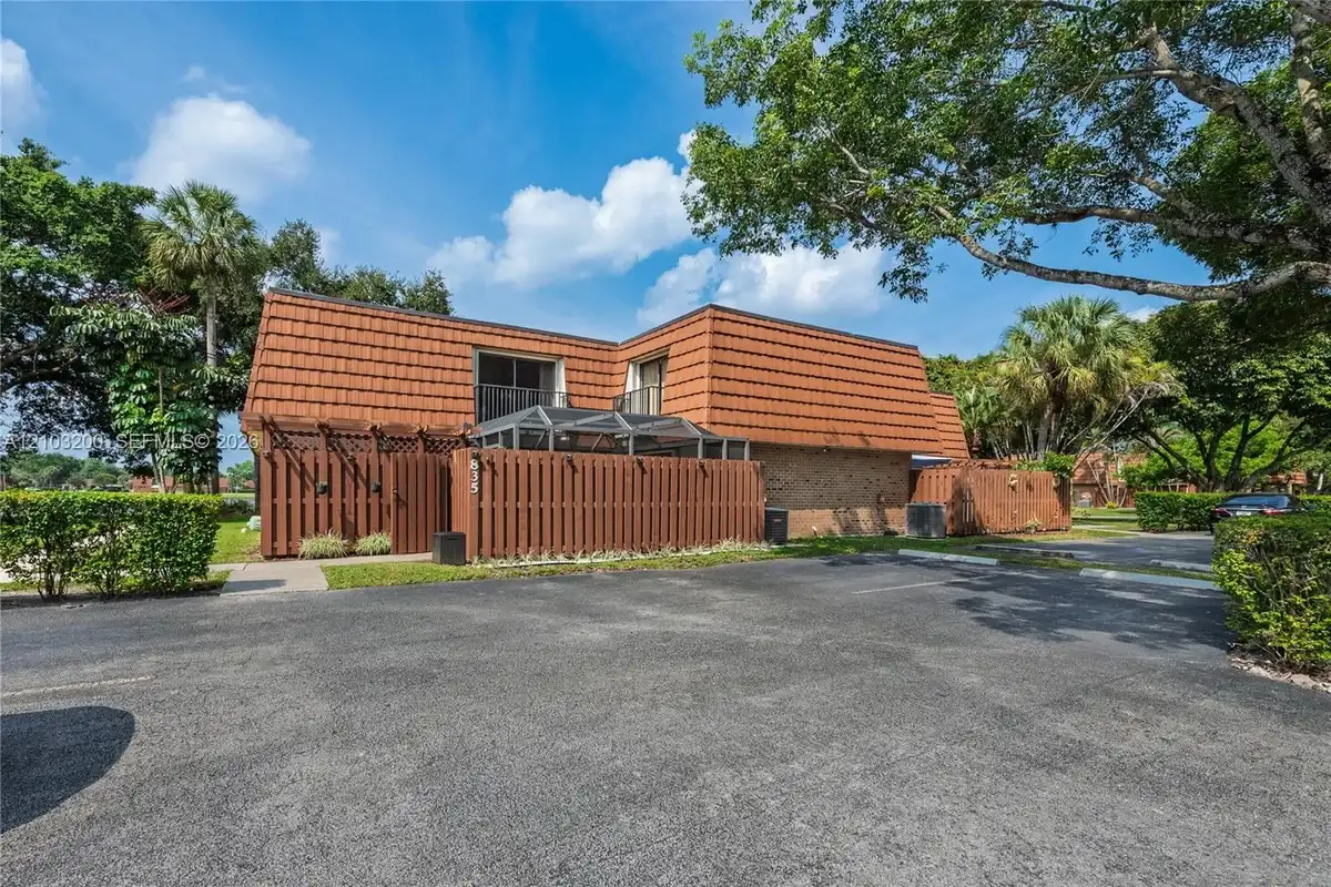 835 SW 118th Ter, Davie: photo 1 of 1