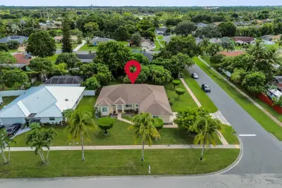 203 Ponce de Leon St, Royal Palm Beach: photo 1 of 33