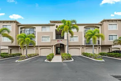 200 Crestwood Ct N #211, Royal Palm Beach: photo 1 of 49