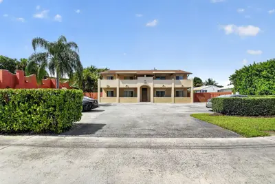 5015 N Flagler Dr, West Palm Beach: photo 1 of 32
