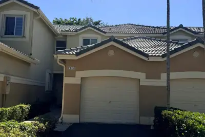 2124 Hacienda Ter, Weston: photo 1 of 10