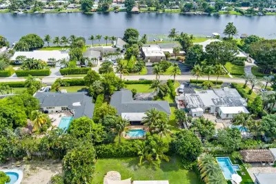 7315 W Lake Dr, West Palm Beach: photo 1 of 1
