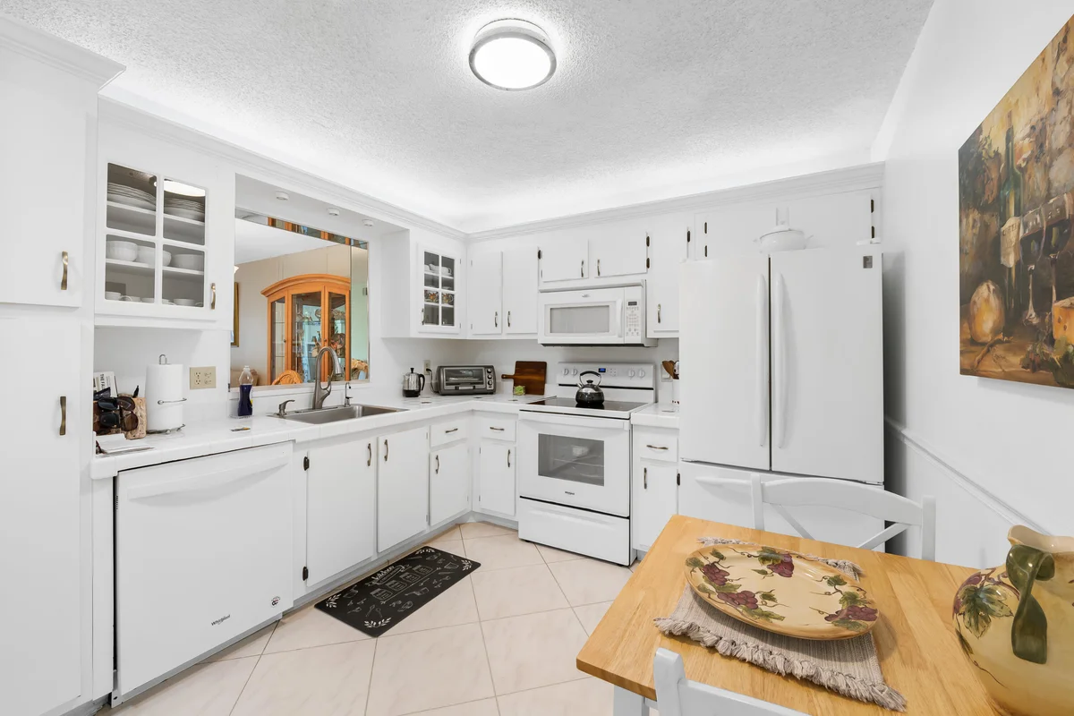 9095 Flynn Cir #2, Boca Raton: photo 1 of 40