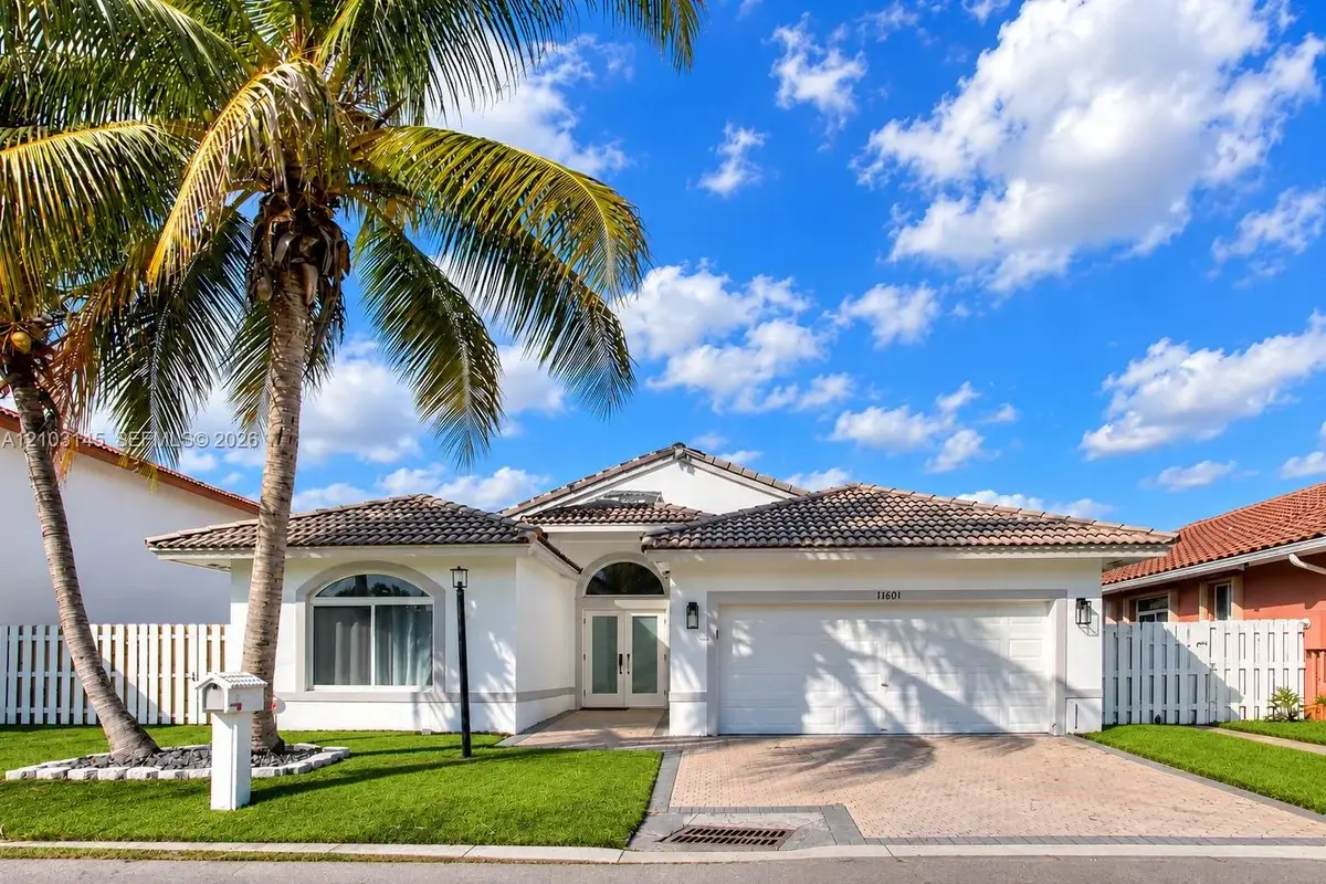 11611 SW 10th Ct, Pembroke Pines: photo 1 of 16