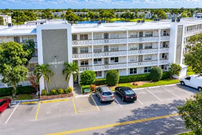 2023 Lyndhurst I, Deerfield Beach: photo 1 of 11