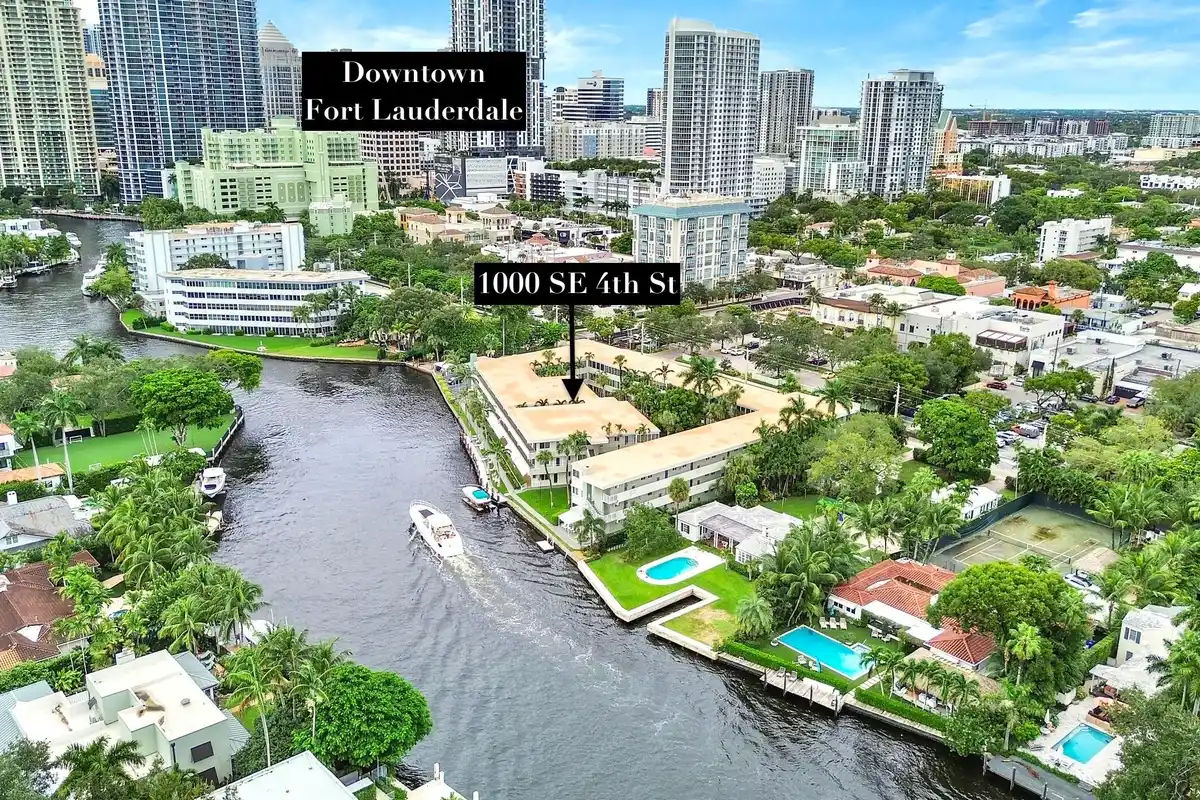 1000 SE 4th St #206, Fort Lauderdale: photo 1 of 29