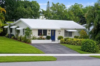 2670 E Golf Blvd, Pompano Beach: photo 1 of 19