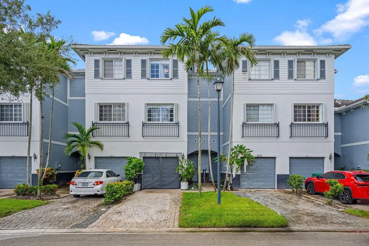 3606 NW 13th St, Lauderhill: photo 1 of 35