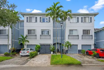 3606 NW 13th St, Lauderhill: photo 1 of 35