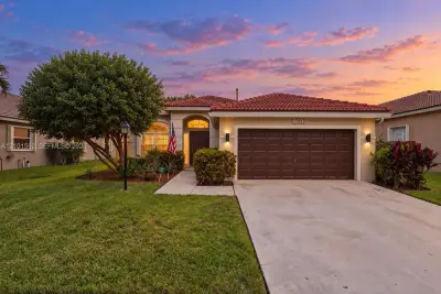 13182 NW 19th St, Pembroke Pines: photo 1 of 47