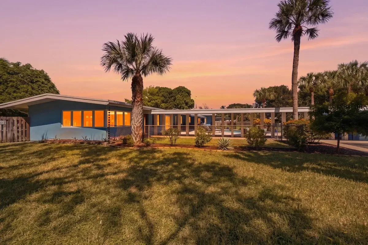 4501 E Country Club Cir, Plantation: photo 1 of 44