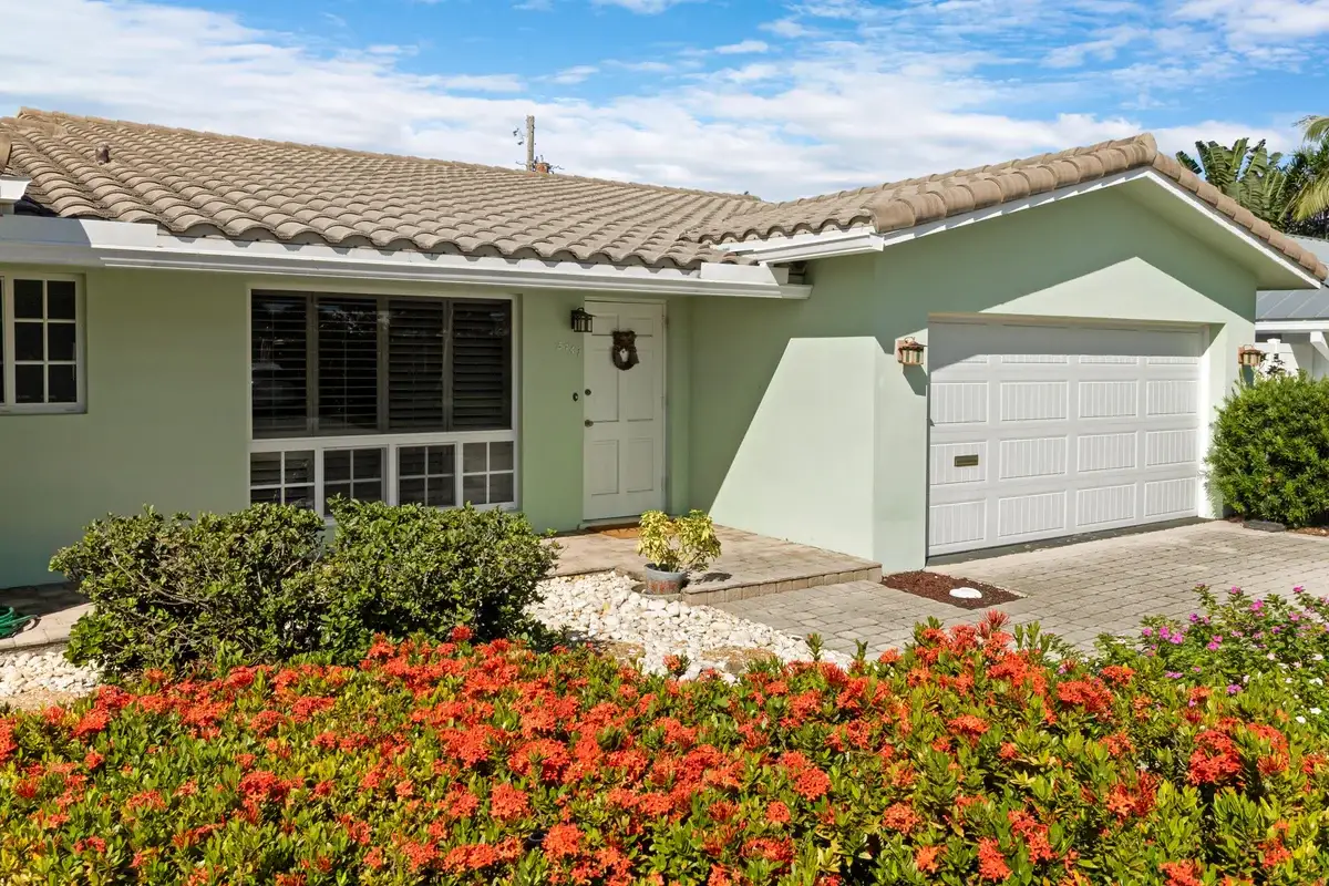 5741 NE 19th Ter, Fort Lauderdale: photo 1 of 40