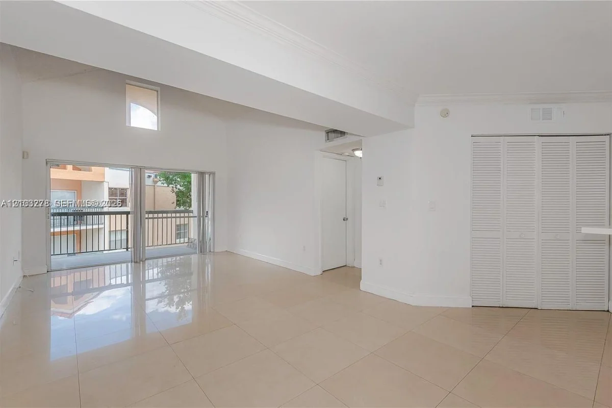 6292 NW 186th St #305, Hialeah: photo 1 of 15
