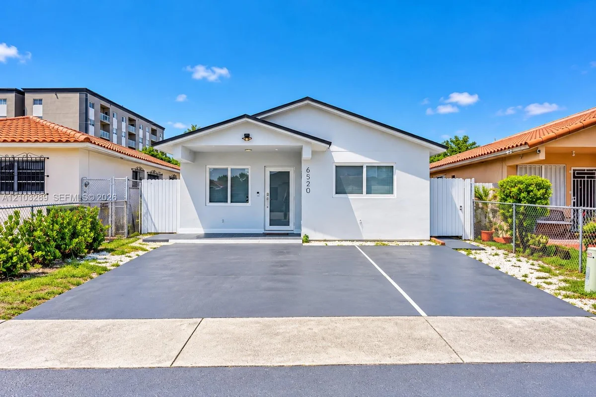 6528 W 22nd Ln, Hialeah: photo 1 of 16