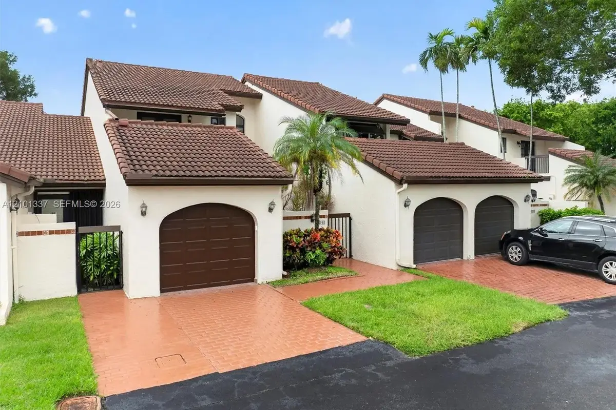 9340 NW 48th Doral Ter, Doral: photo 1 of 61