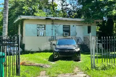 7803 NW Miami Pl, Miami: photo 1 of 11