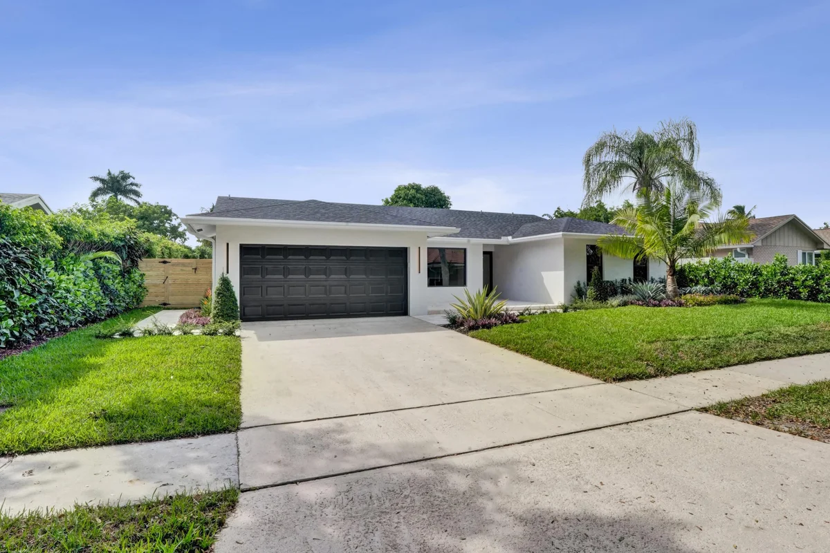 3069 NW 27th Ave, Boca Raton: photo 1 of 70