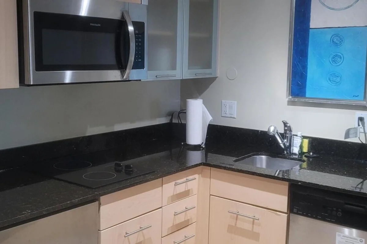 2670 E Sunrise Blvd, Fort Lauderdale: photo 1 of 38