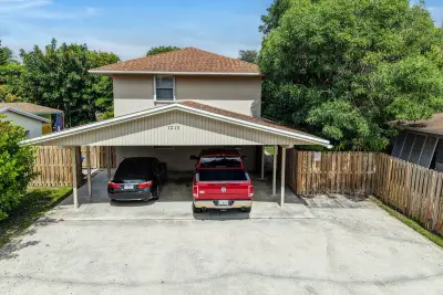 1215 NE 18th Ave #1, Fort Lauderdale: photo 1 of 5