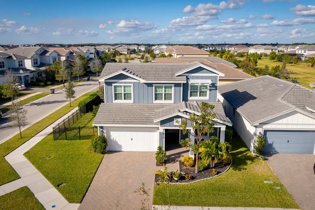 19199 Rolling Acres Rd, The Acreage: photo 1 of 57