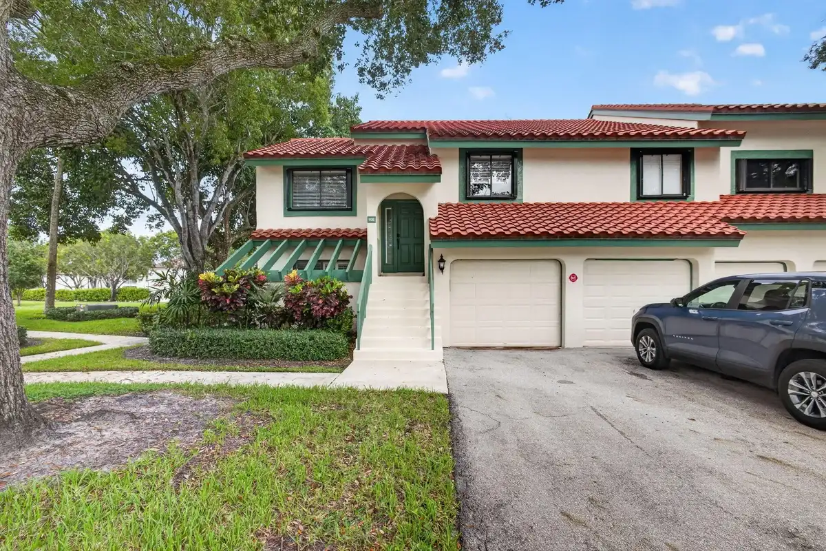 10 Lexington Ln E #A, Palm Beach Gardens: photo 1 of 79