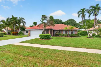10145 Harbourtown Ct, Boca Raton: photo 1 of 84