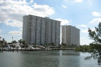 300 Bayview Dr #410, Sunny Isles Beach: photo 1 of 13
