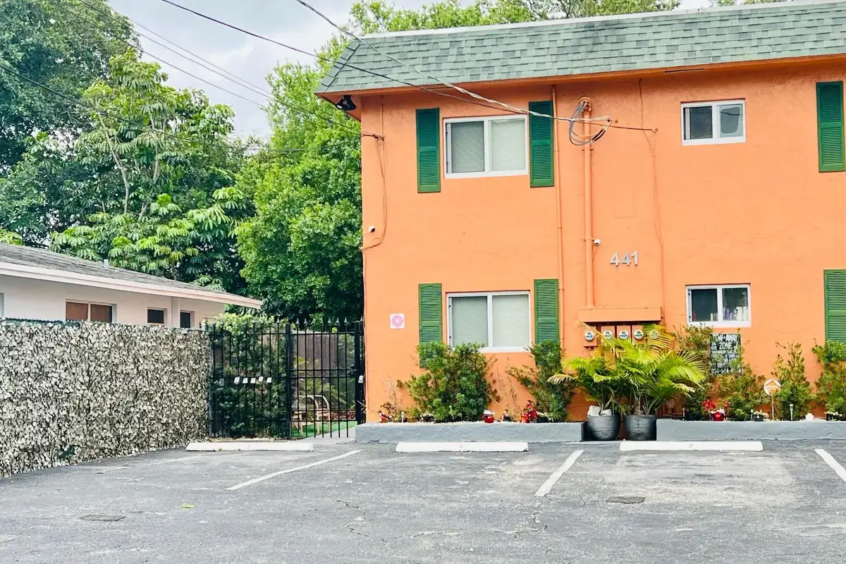 441 NW 7th #1, Fort Lauderdale: photo 1 of 12