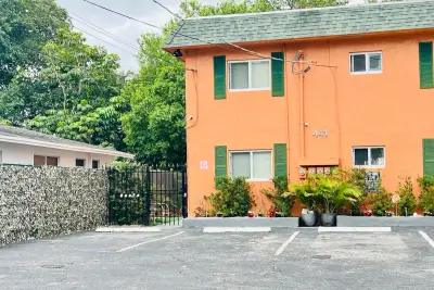 441 NW 7th #1, Fort Lauderdale: photo 1 of 12