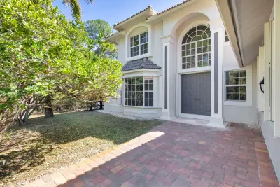 13974 Wind Flower Dr, Palm Beach Gardens: photo 1 of 24