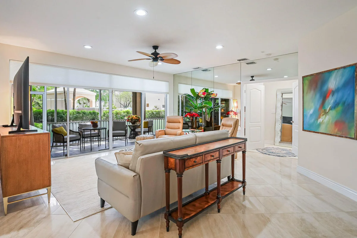 102 Legendary Cir, Palm Beach Gardens: photo 1 of 33