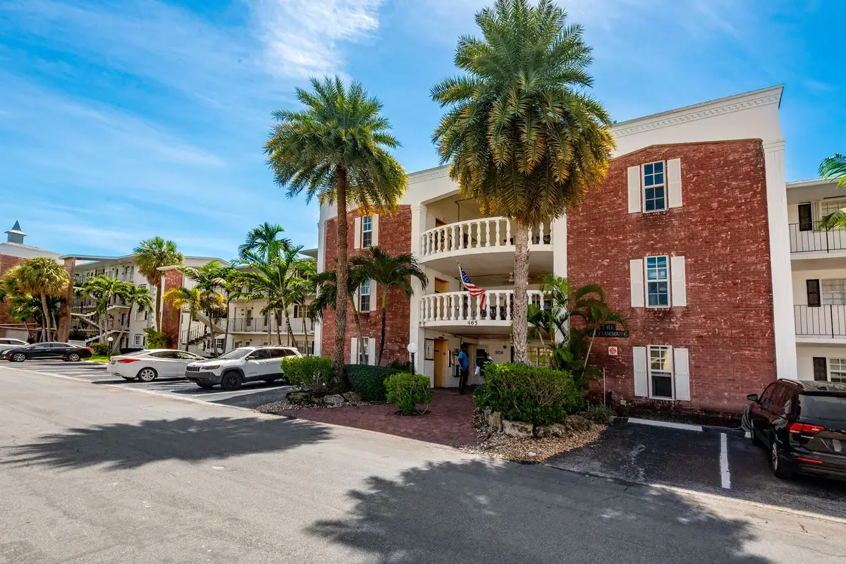465 Paradise Isle Blvd, Hallandale Beach: photo 1 of 26