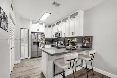10870 NW 88th Ter #224, Doral: photo 1 of 19