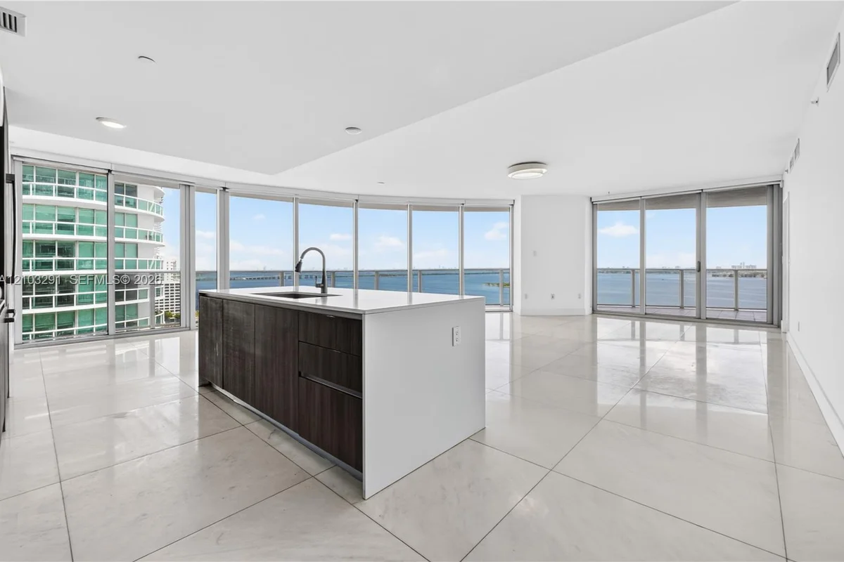 488 NE 18th St #1815, Miami: photo 1 of 41